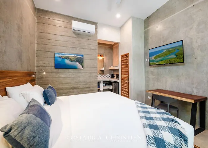 Steps To The Main Surf Break - Casita 1 Dos Hijas Apartamento