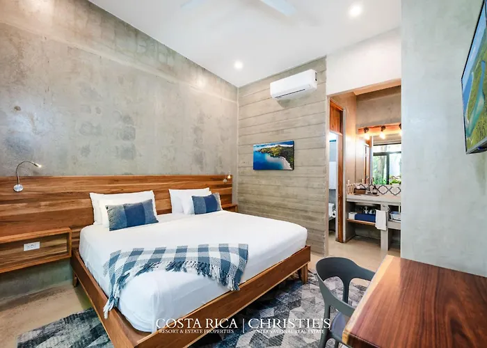 Steps To The Main Surf Break - Casita 1 Dos Hijas